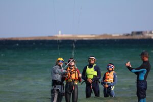 aprende kitesurf en brasil con los viajes de mindra