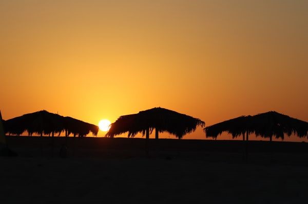 atardeceres inolvidables en el desierto de egipto en un kite safari por el mar rojo